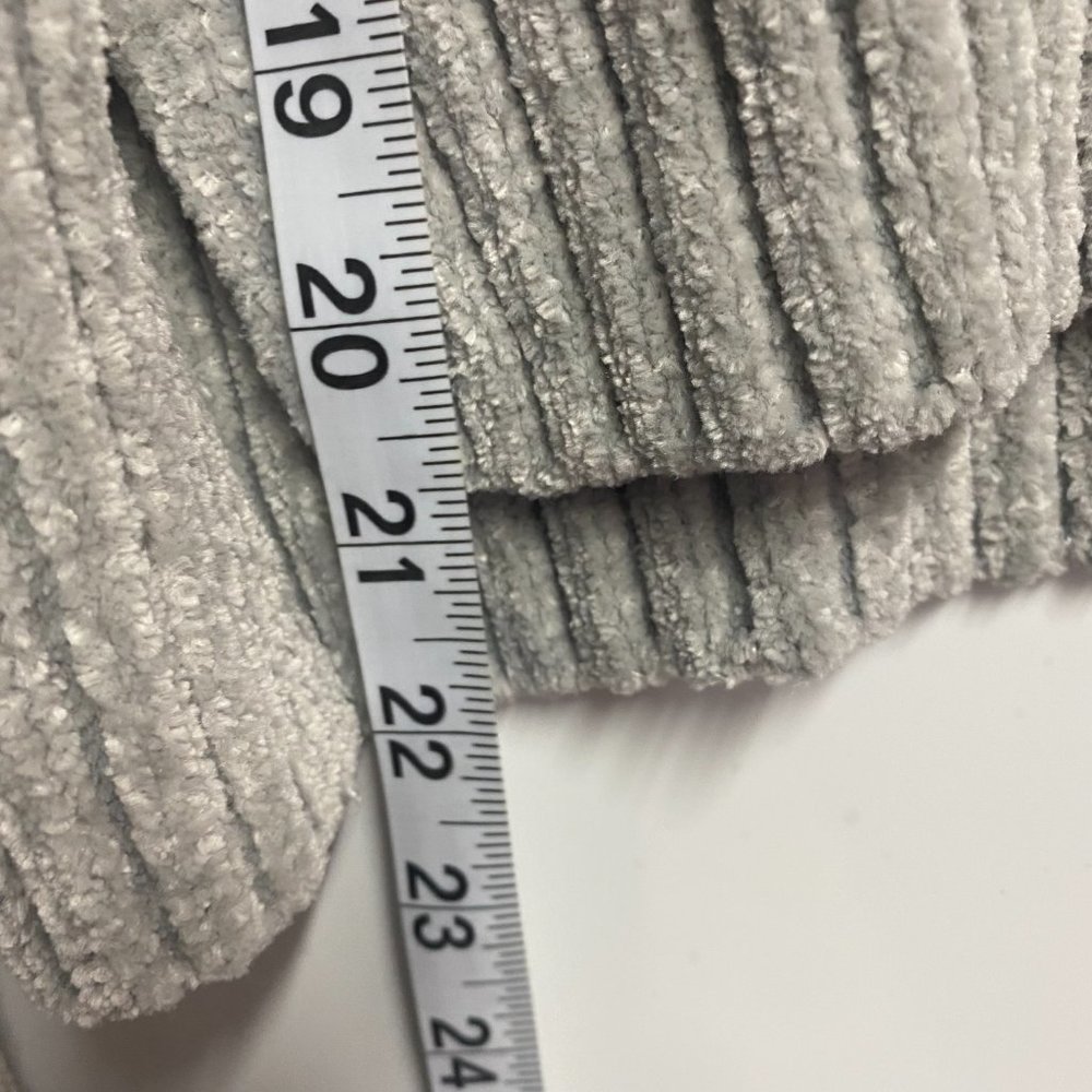 Hollister Gray V Neck Sweater Size XS - Picture 6 of 6